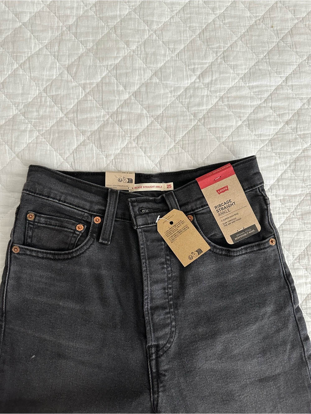Levi's Women’s Ribcage Straight Ankle Jeans - Black